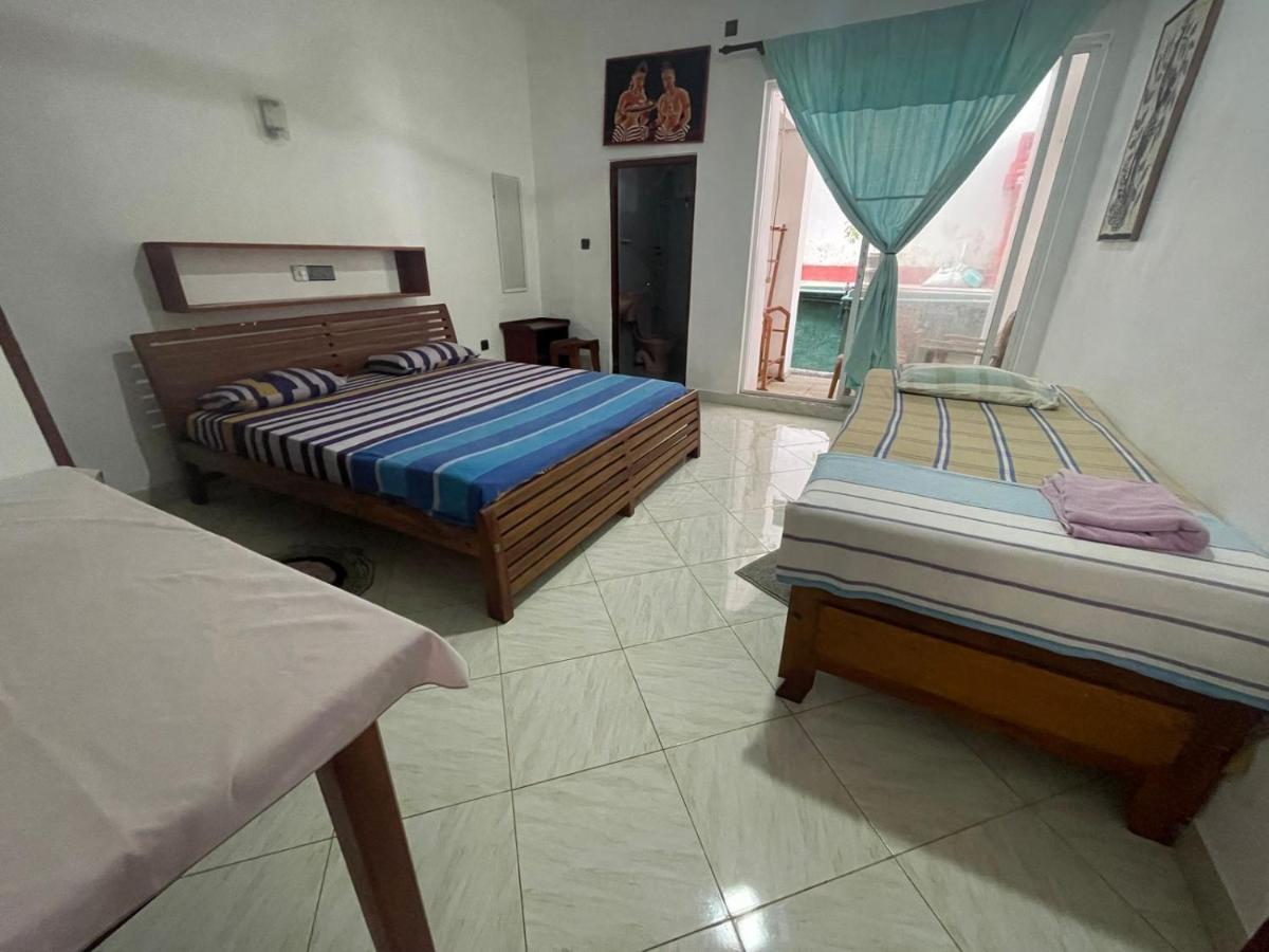 Happy Tuna Guesthouse Hikkaduwa Exterior foto